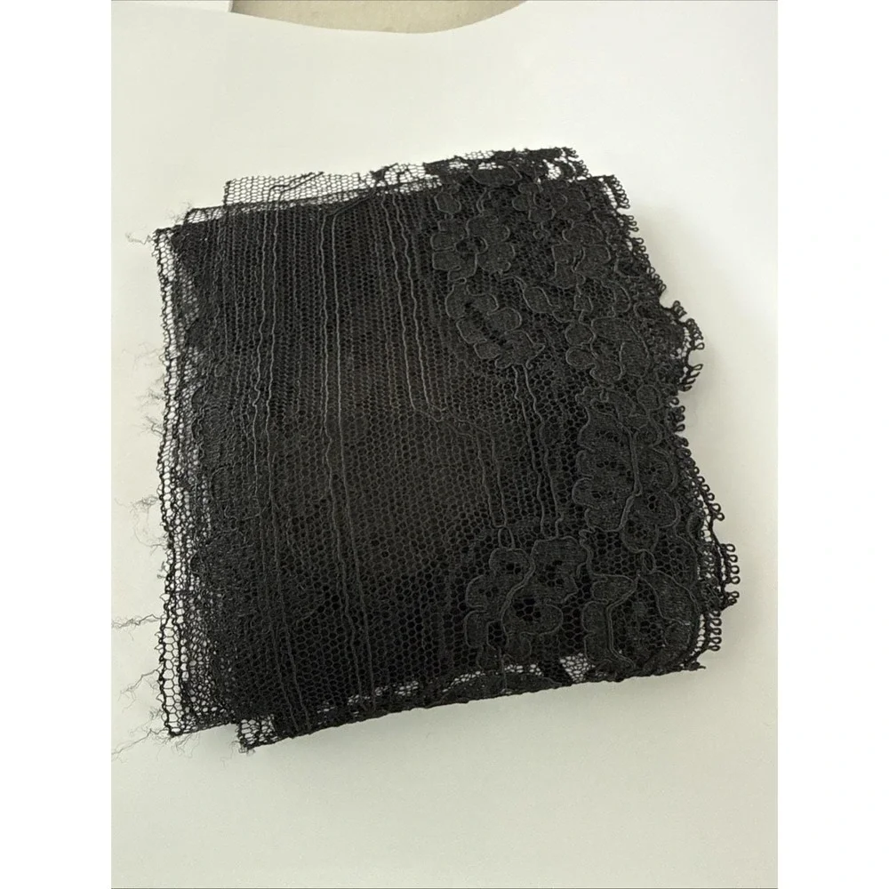 Vintage Chantilly Lace Black  60